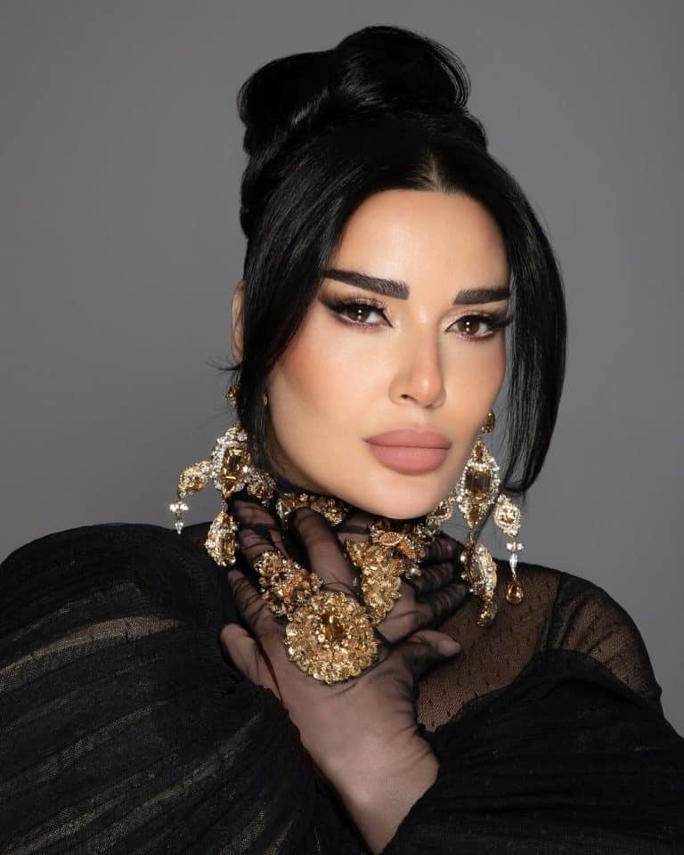 سيرين عبد النور في العيد بإطلالة ساحرة تخطف الأنظار